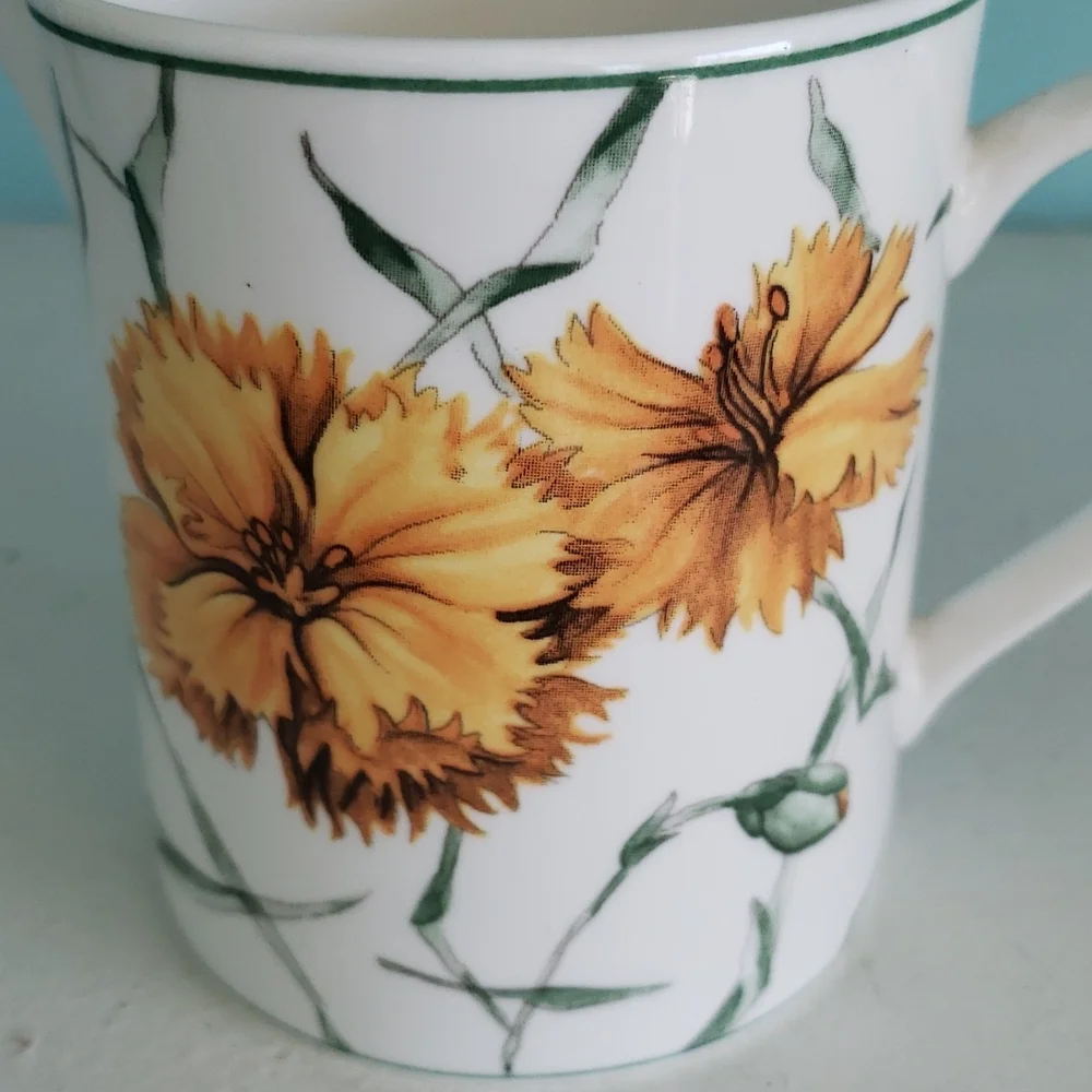 RetroneU Rhapsody Creamer - Picture 2 of 6